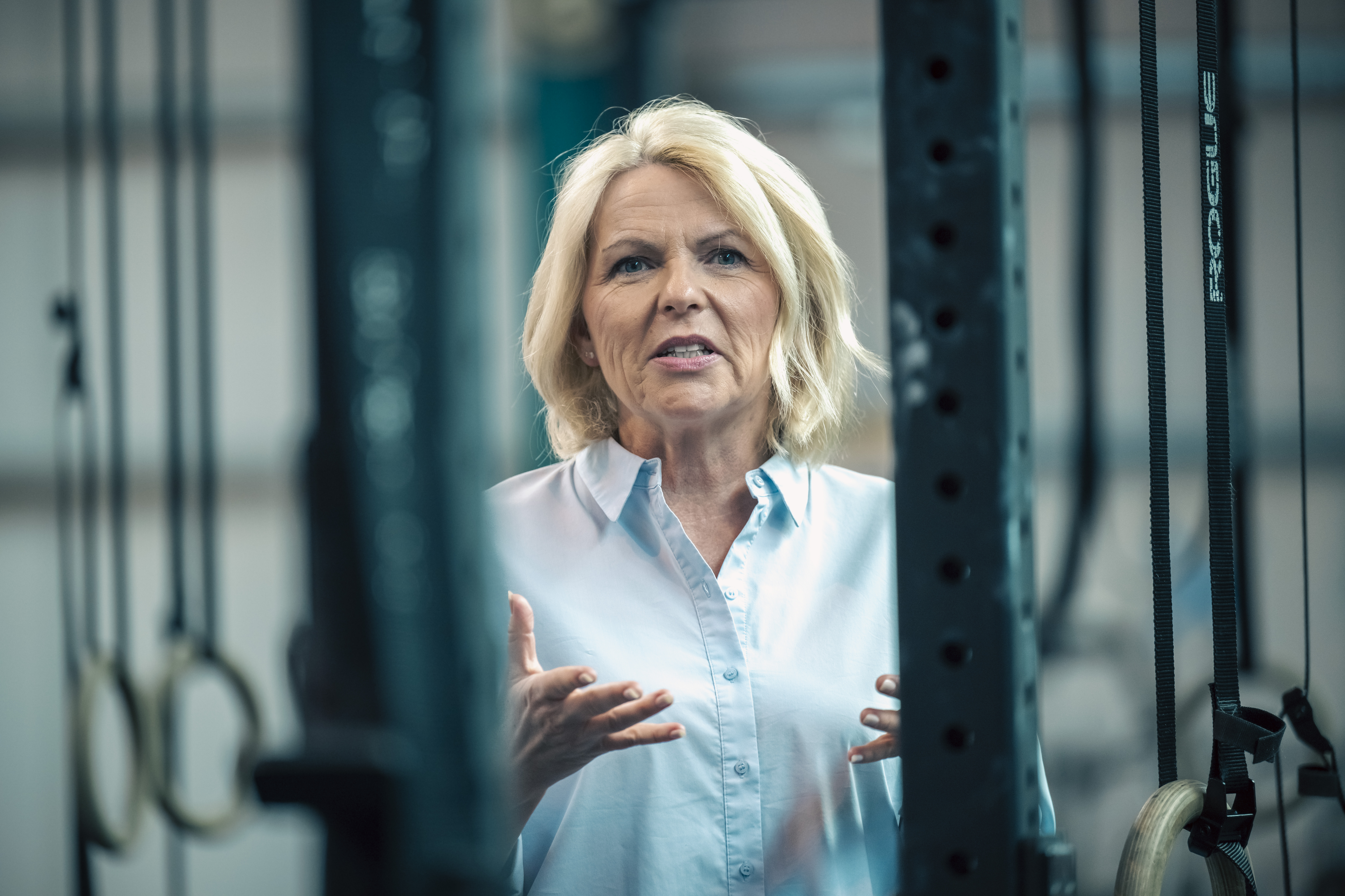 Anja Lorenz im Gespräch in einer Trainingsumgebung